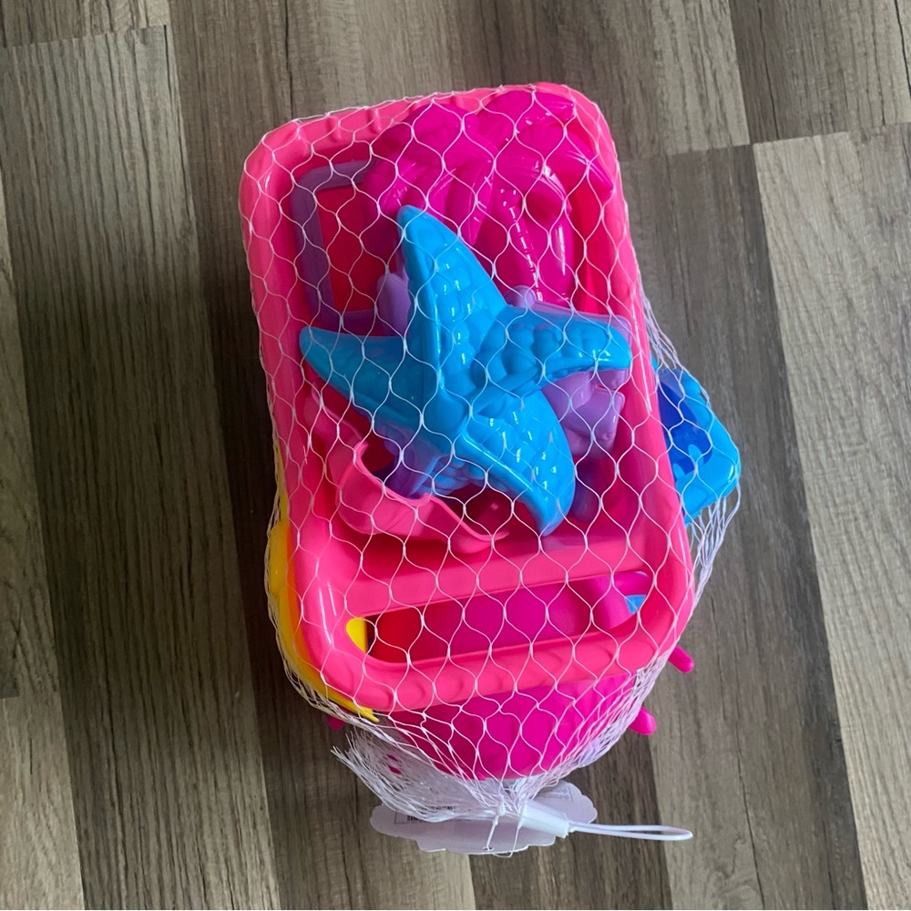 Colorful Beach Toy Set for Kids - Picture 10 of 16